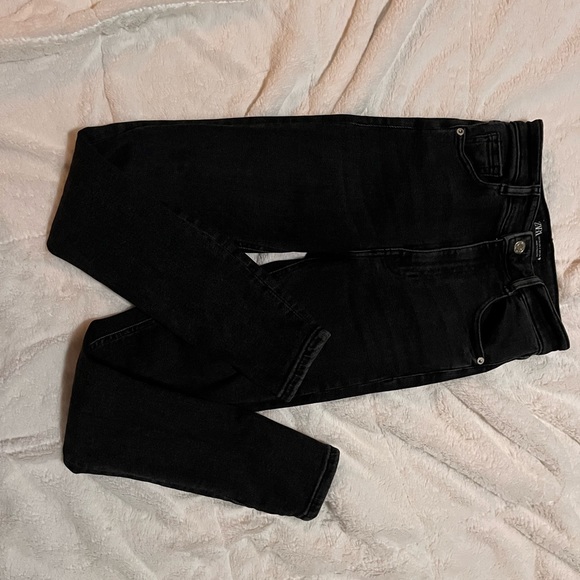 Zara: Black Skinny Jeans